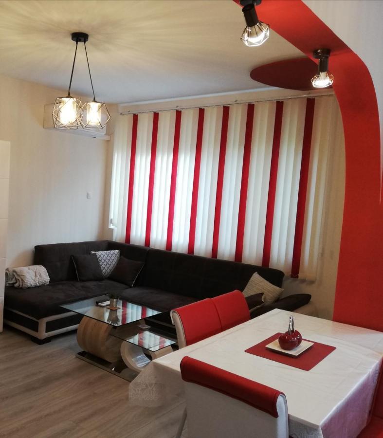 Apartment Ani Veliko Tărnovo Esterno foto