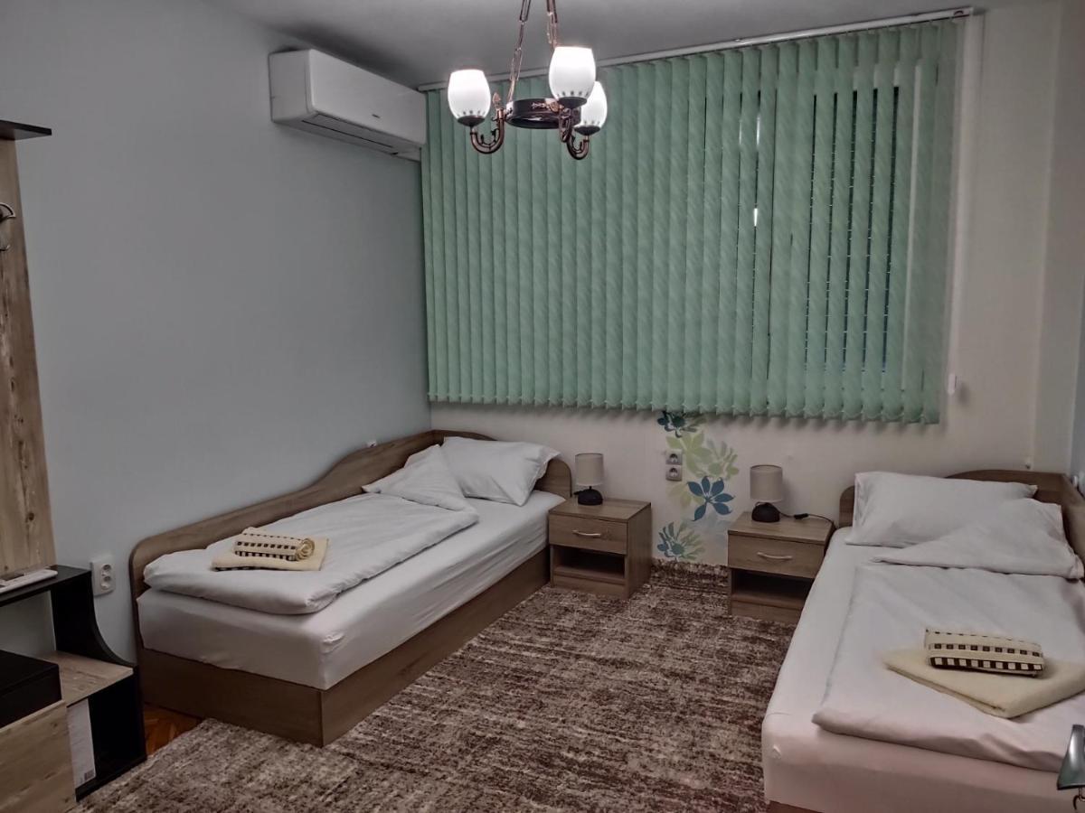 Apartment Ani Veliko Tărnovo Esterno foto
